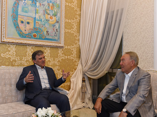Cumhurbaşkanı Gül, Kazakistan Cumhurbaşkanı Nazarbayev ile Akşam Yemeğinde Bir Araya Geldi
